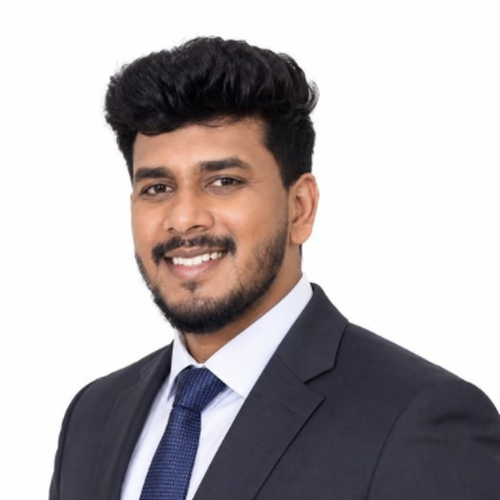 Suresh Kumar, Pubrica.