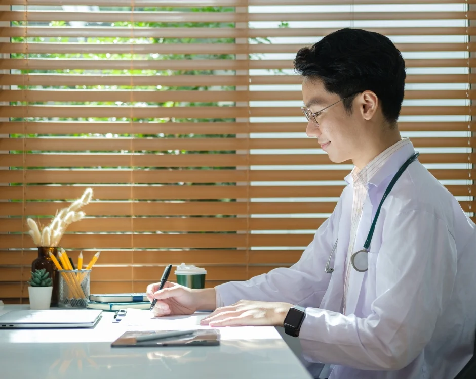 Cross-sectional research on professional medical writing support and the standard of reporting for randomized controlled trials