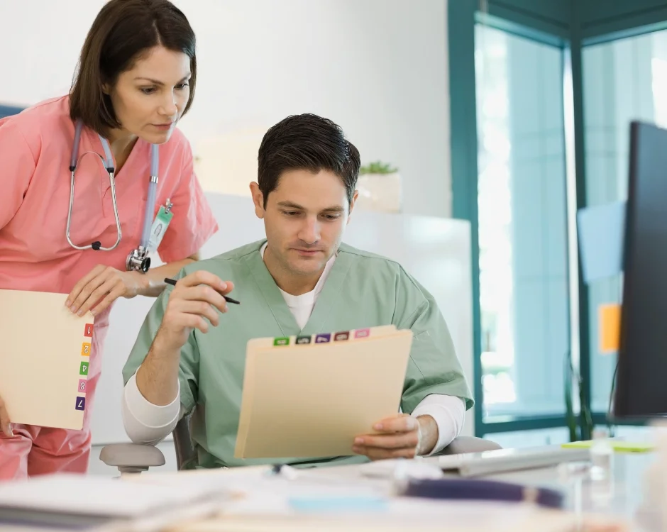 How do you write an evidence-based clinical literature review